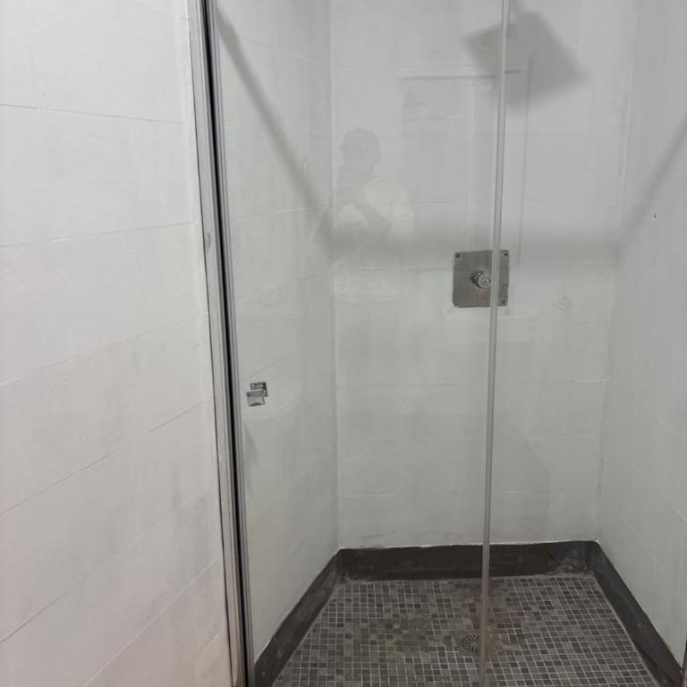 SEVILLE YOUR WAY - Habitación Doble con baño privado - 2 camas - 1