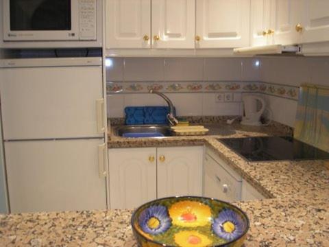 Homely Skol Apartment - Pool & Sea Views - Apartamento de 1 dormitorio - 5