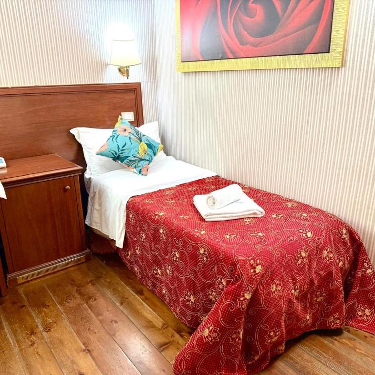 Royal Termini Guest House - Camera Singola con Bagno in Comune - 4