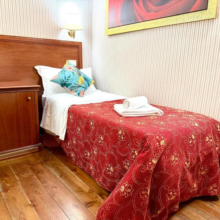 Royal Termini Guest House - Camera Singola con Bagno in Comune - 7