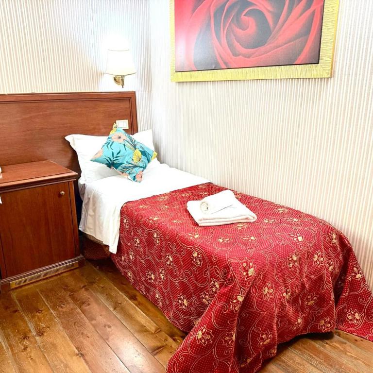 Royal Termini Guest House - Camera Singola con Bagno in Comune - 6