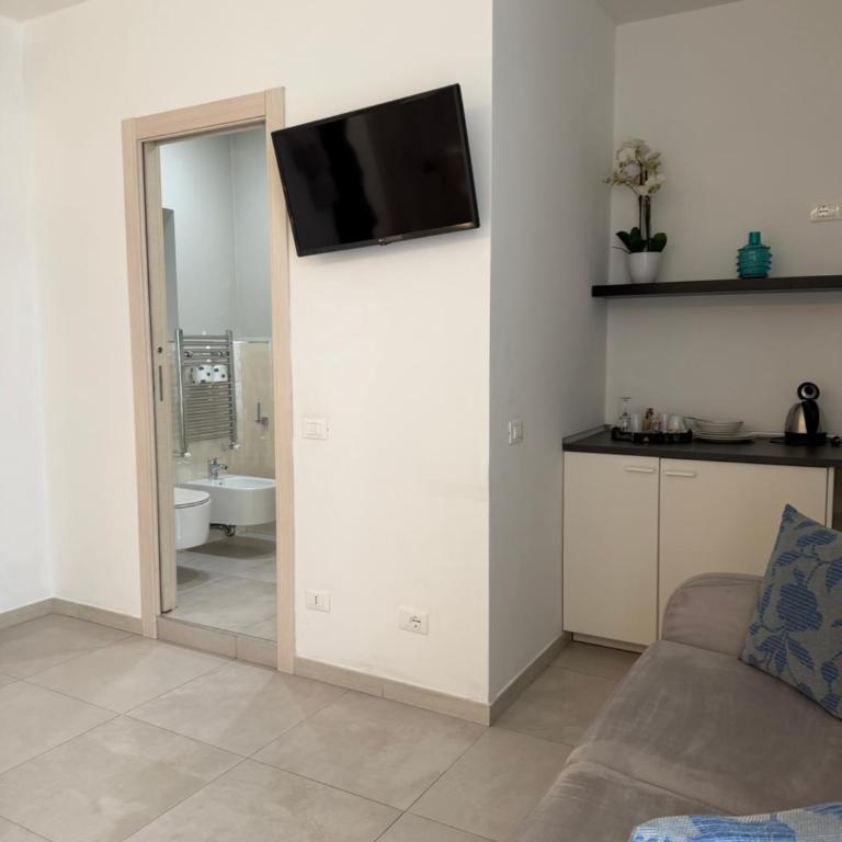 Alba rooms - Camera Tripla con Balcone - 7