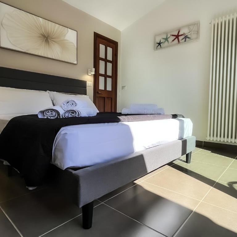 Vernazza Old Town Suites - Habitación Doble Deluxe con vistas laterales al mar - 4