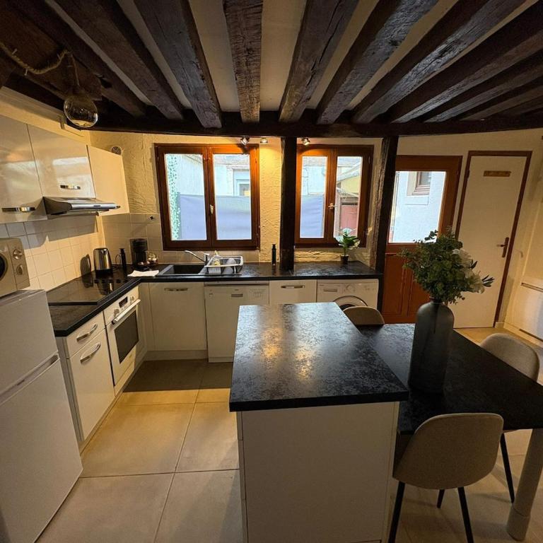 Le pensoirs - Charmante maisonnette hyper centre - One-Bedroom Apartment - 1