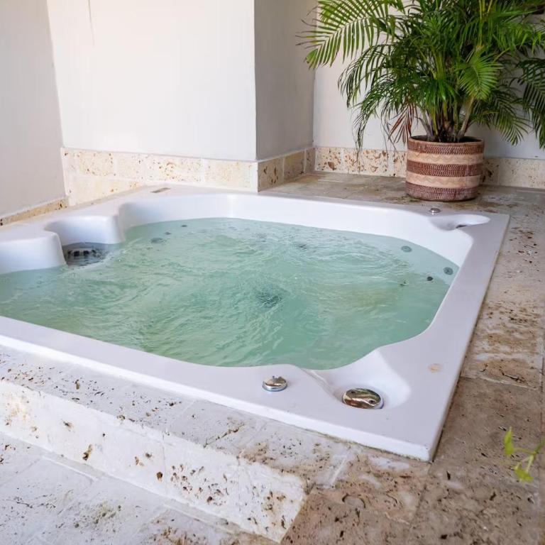 Casa Badillo 2 OLD CITY CRAZY LOCATION 4br jacuzzi wifi Ac hottub - Apartment - 1