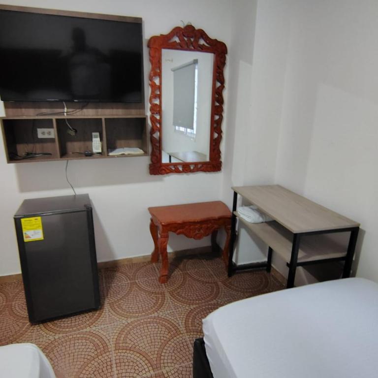 Hotel Cascada - Habitación Triple con baño privado - 2