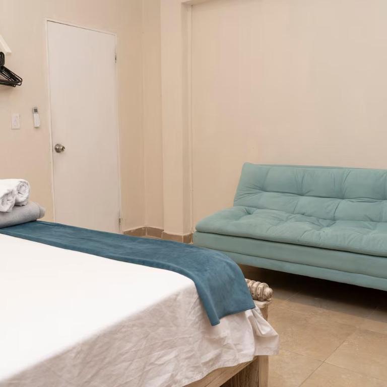 Casa Badillo 2 OLD CITY CRAZY LOCATION 4br jacuzzi wifi Ac hottub - Apartment - 24
