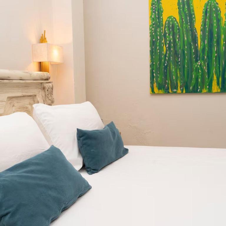Casa Badillo 2 OLD CITY CRAZY LOCATION 4br jacuzzi wifi Ac hottub - Apartment - 22