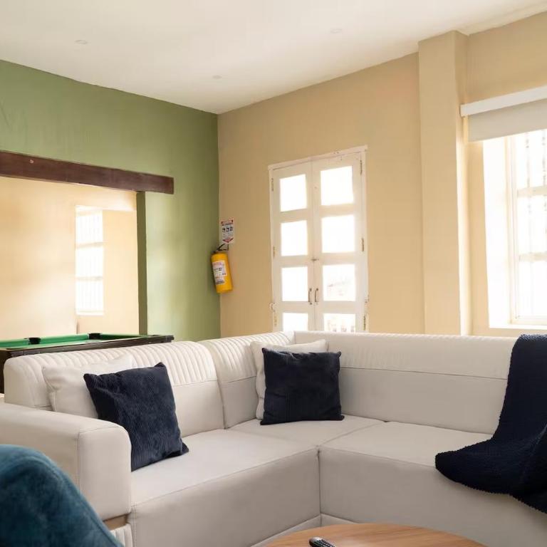 Casa Badillo 2 OLD CITY CRAZY LOCATION 4br jacuzzi wifi Ac hottub - Apartment - 6