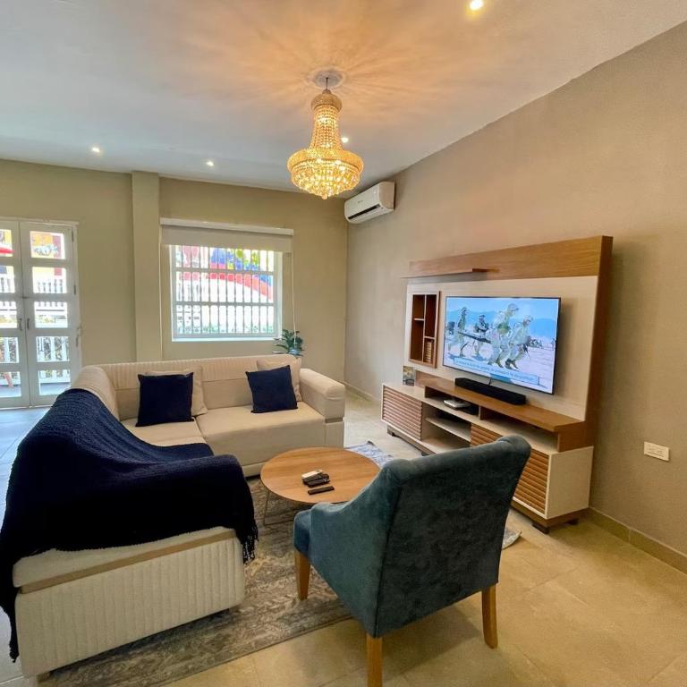 Casa Badillo 2 OLD CITY CRAZY LOCATION 4br jacuzzi wifi Ac hottub - Apartment - 7
