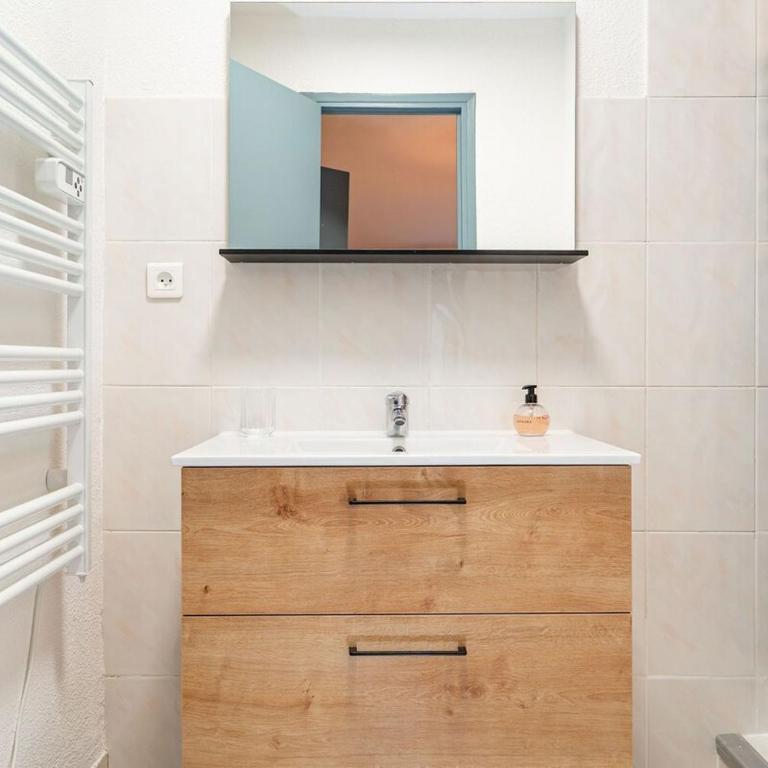 Le Calme des Jacobins Centre de Narbonne - Two-Bedroom Apartment - 26