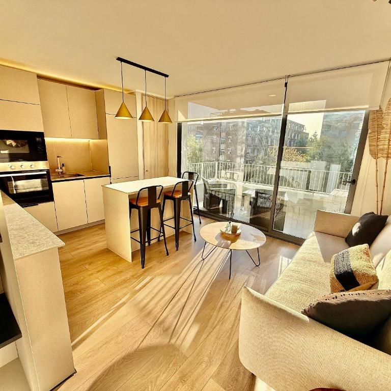 Modern decor and excellent location - Apartment - 1