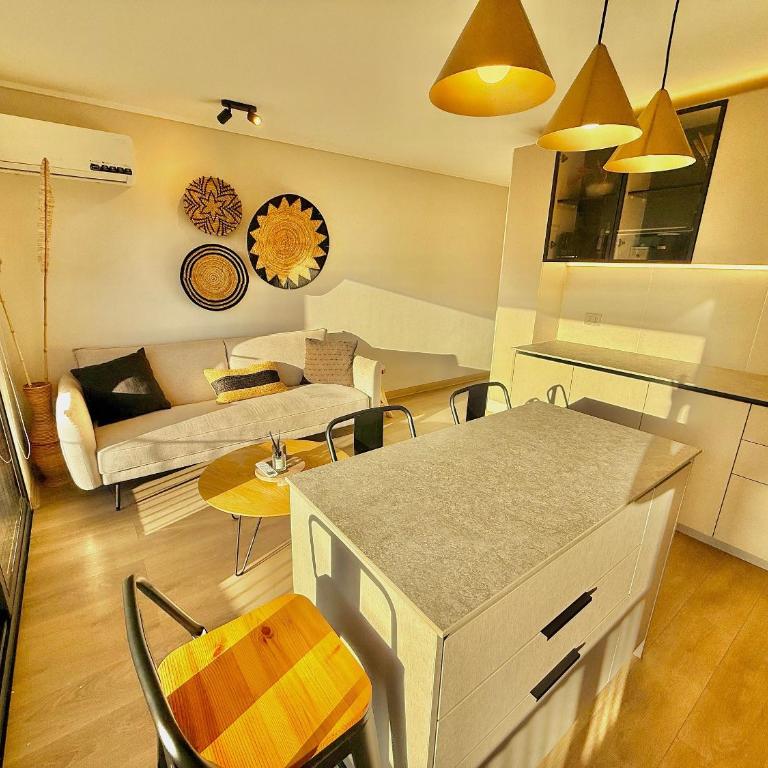 Modern decor and excellent location - Apartment - 10