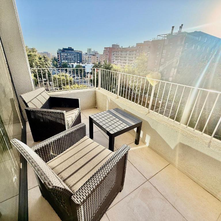 Modern decor and excellent location - Apartment - 17
