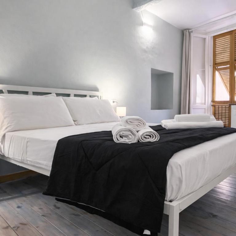Central Vernazza Budget Rooms - Vierbettzimmer mit eigenem Bad - 1