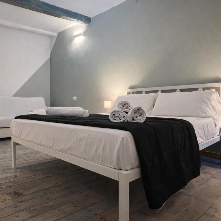 Central Vernazza Budget Rooms - Vierbettzimmer mit eigenem Bad - 4