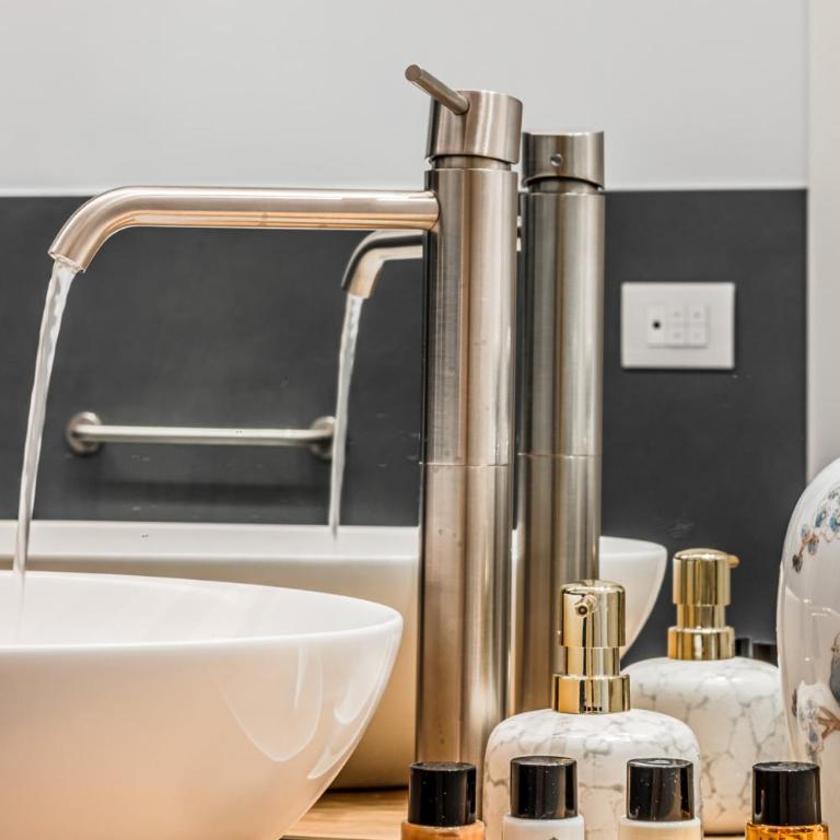 Realkasa Kairos Luxury Apartments - One-Bedroom Apartment - 23