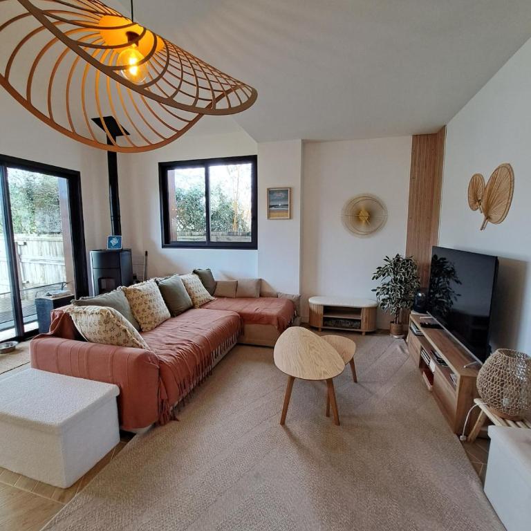 Maison avec dépendance, proche de la plage - Three-Bedroom House - 2