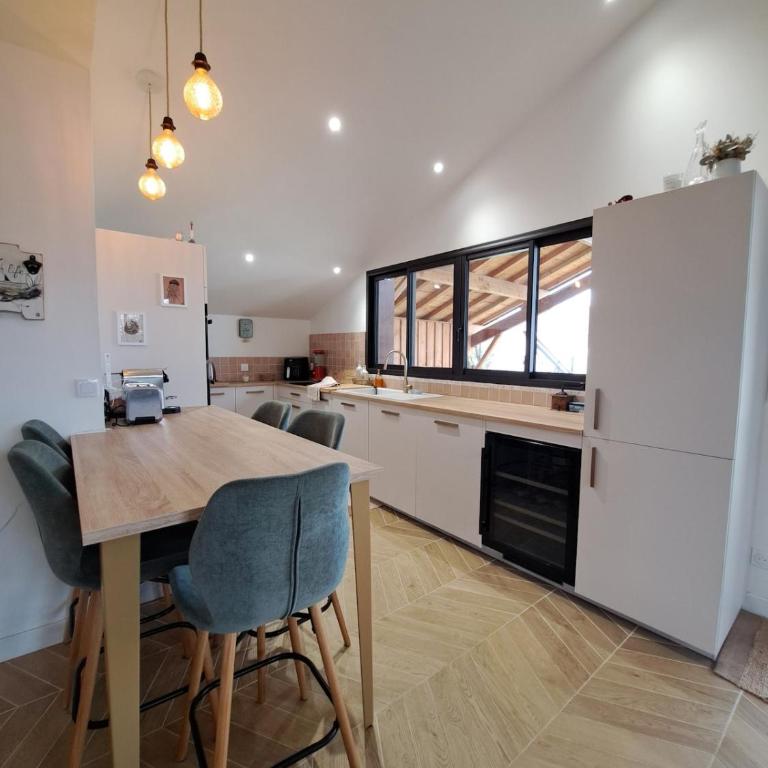 Maison avec dépendance, proche de la plage - Three-Bedroom House - 9