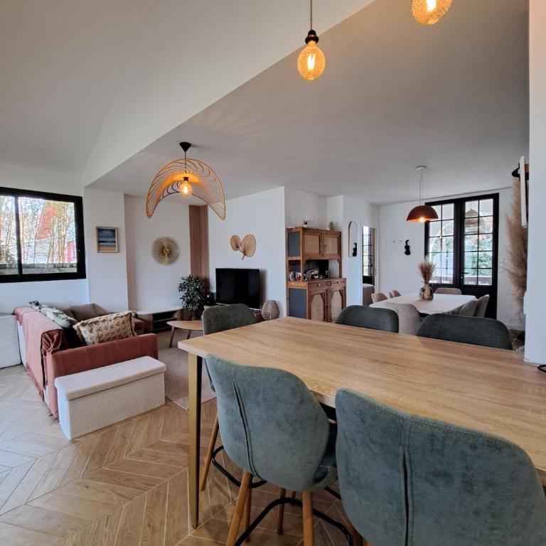 Maison avec dépendance, proche de la plage - Three-Bedroom House - 10