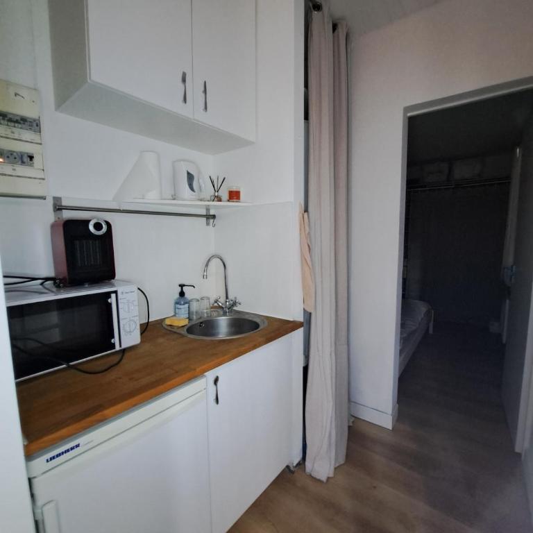 Maison avec dépendance, proche de la plage - Three-Bedroom House - 13