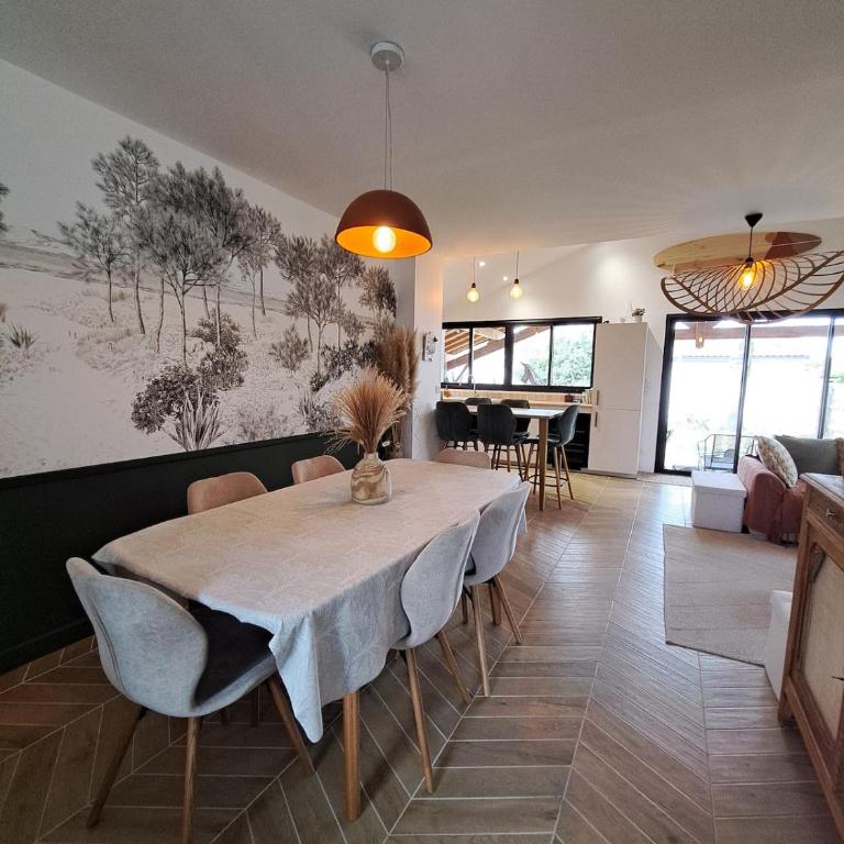 Maison avec dépendance, proche de la plage - Three-Bedroom House - 14