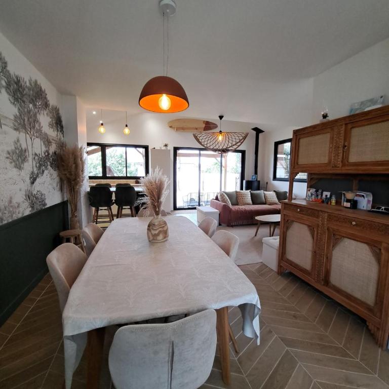 Maison avec dépendance, proche de la plage - Three-Bedroom House - 17