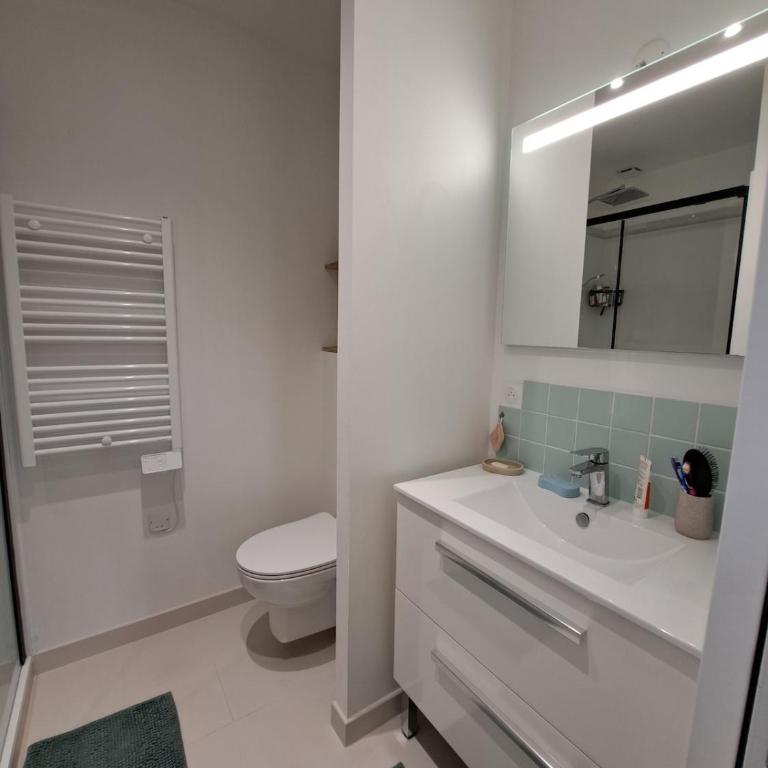 Maison avec dépendance, proche de la plage - Three-Bedroom House - 29