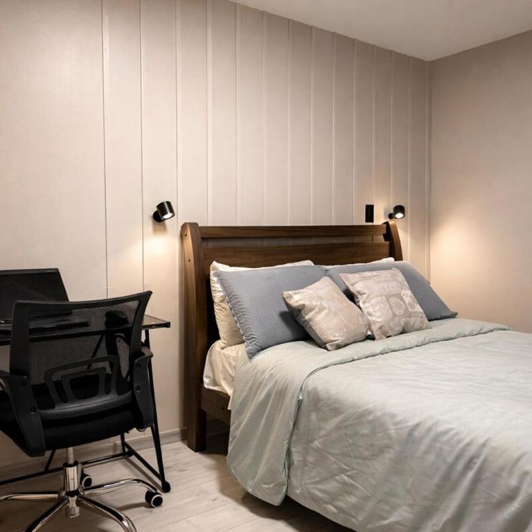 Despierta con vista, trabaja con comodidad al norte de Quito - Room #1584722501 - 10