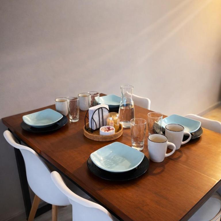 Despierta con vista, trabaja con comodidad al norte de Quito - Room #1584722501 - 19