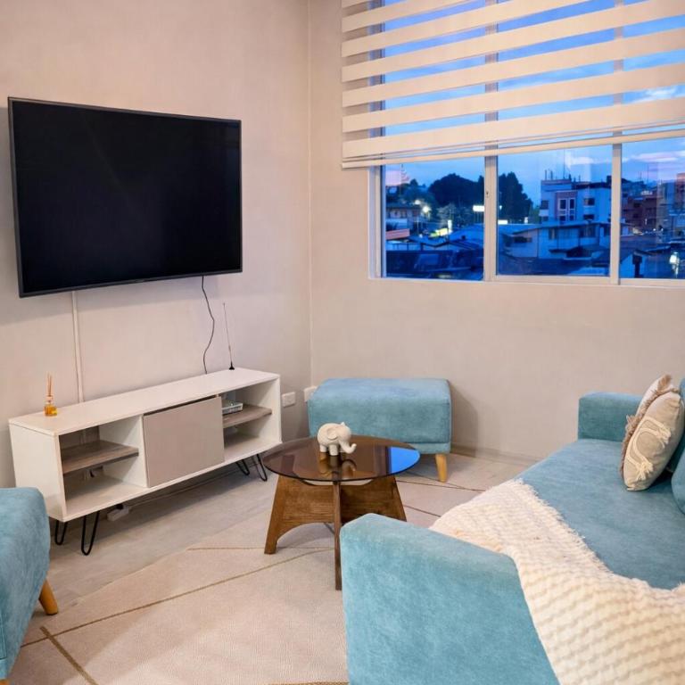 Despierta con vista, trabaja con comodidad al norte de Quito - Room #1584722501 - 21