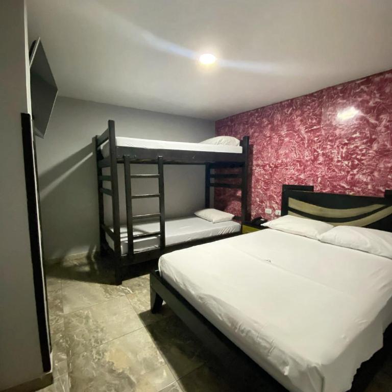 Hotel Mi Palermo - Standard Quadruple Room - 2