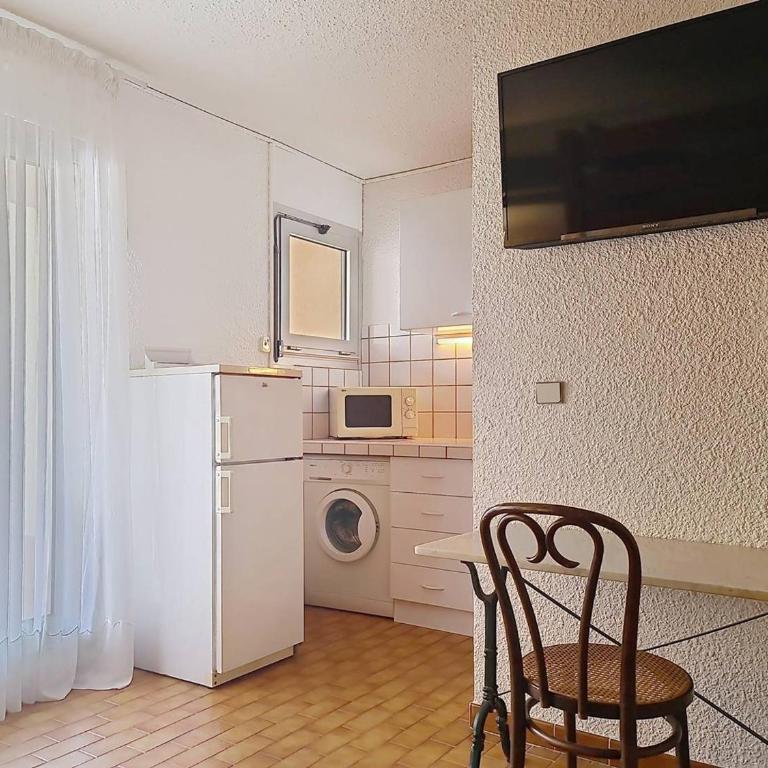 Studio climatisé avec grande terrasse à Bormes - FR-1-610-109 - Studio - 14