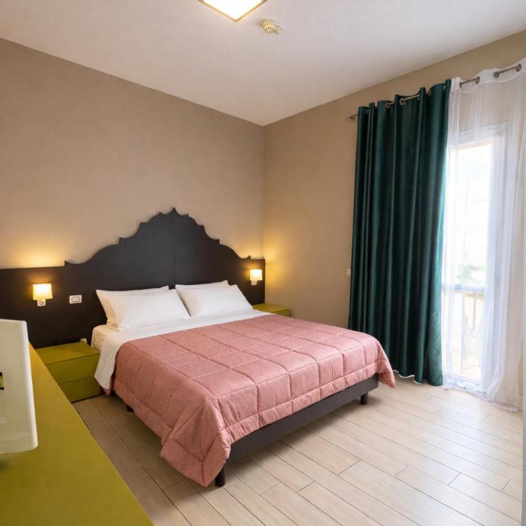 Hotel Fiamma & SPA Cesenatico - Camera Matrimoniale con Accesso Disabili - 1