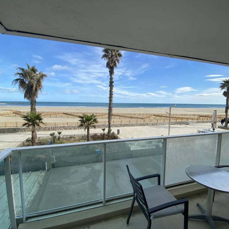T3 bord de mer rénové, loggia, parking privé - FR-1-696-129 - Appartement - 13