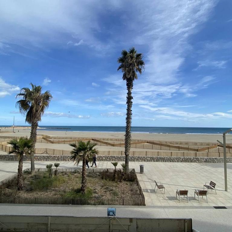 T3 bord de mer rénové, loggia, parking privé - FR-1-696-129 - Appartement - 14