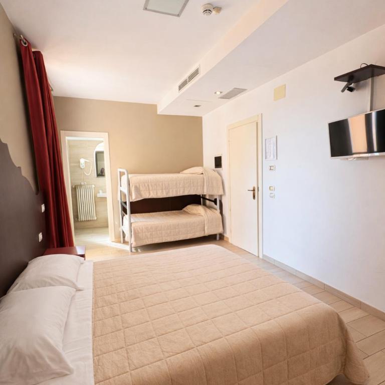 Hotel Fiamma & SPA Cesenatico - Camera Quadrupla - 1