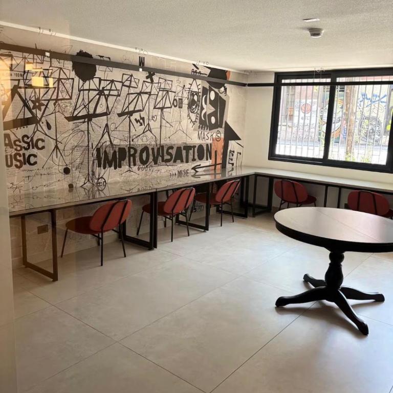 Estudio con Estilo Entre Barrio Brasil y La Moneda Metro Santa Ana - One-Bedroom Apartment - 17