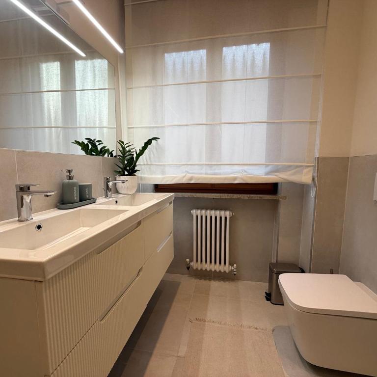 Arena a piedi, 3 camere, 2 bagni & parking - Suite Appartamento con 3 Camere da Letto - 35