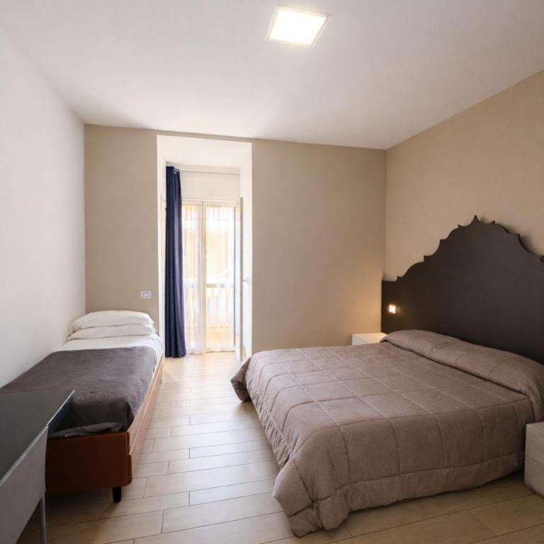 Hotel Fiamma & SPA Cesenatico - Camera Tripla - 10