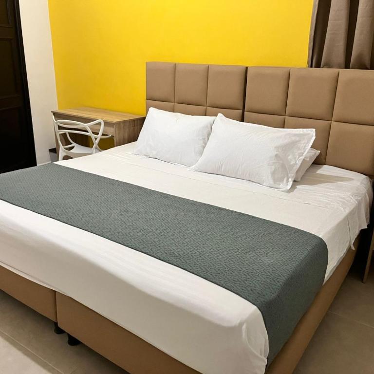 HOTEL CATALUÑA - SOLUCIONES HOTELERAs - King Room - 4