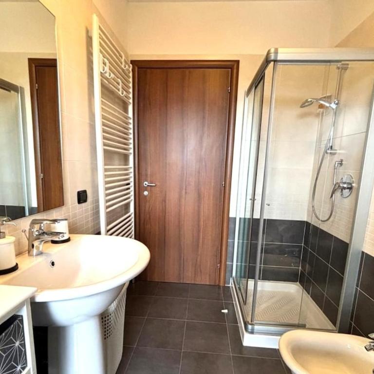 Verona Top Floor Flat & Garage - Apartment - 7