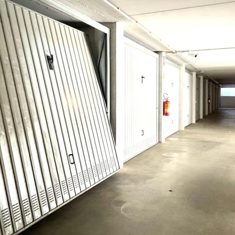 Verona Top Floor Flat & Garage - Apartment - 9