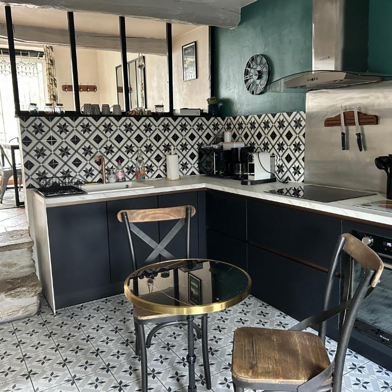Maison en pierre de70 m2 au cœur d’un hameau - Maison 2 Chambres - 1