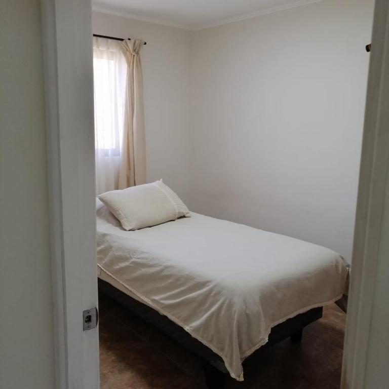 Bella Curacaví 1hr de Stgo 150mil al día 7pers piscina 4d 3b - Room #1584763601 - 12