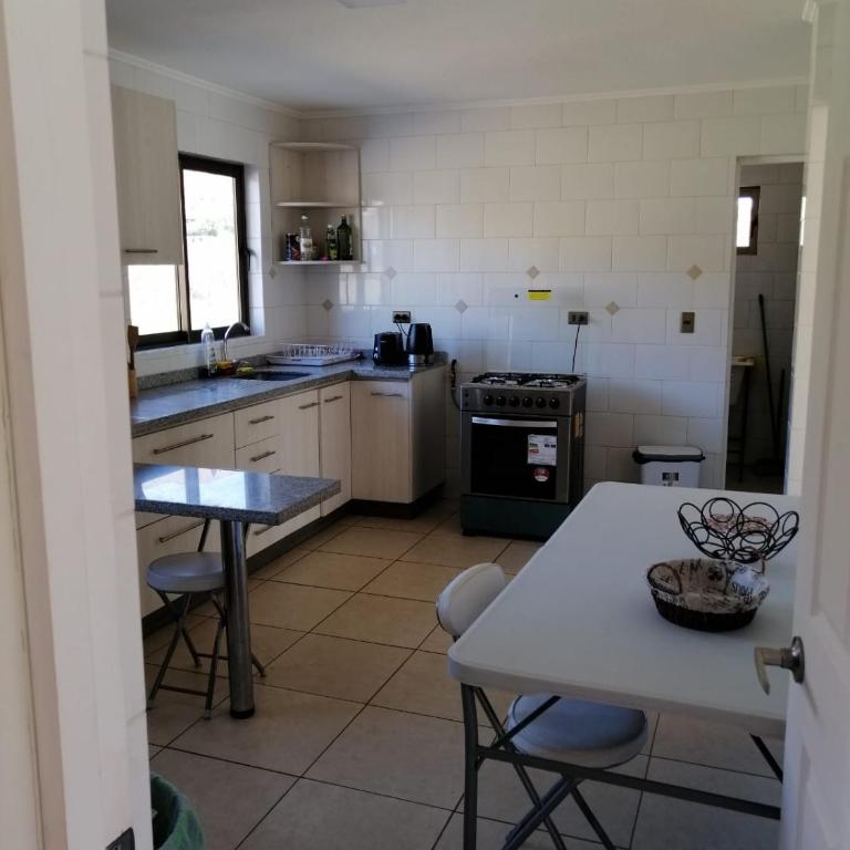Bella Curacaví 1hr de Stgo 150mil al día 7pers piscina 4d 3b - Room #1584763601 - 14