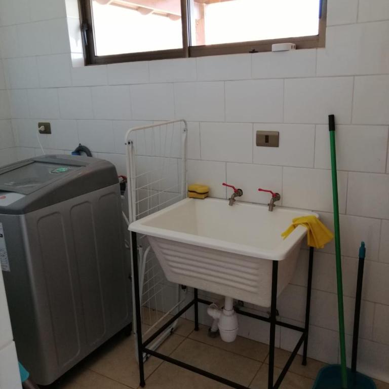 Bella Curacaví 1hr de Stgo 150mil al día 7pers piscina 4d 3b - Room #1584763601 - 17