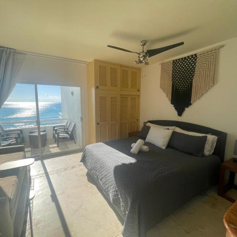 SUNSET FISHERMEN BEACH & SPA RESORT-Optional All Inclusive- 3 UNITS CHOICE-ROOM - 344A Ocean view with terrace- ROOM 344B No terrace, View from window to park - STUDIO 344C Ocean View Studio for 2- Playacar Beach, Phase 1-NO ELEVATOR! - Estudio con balcón - 18