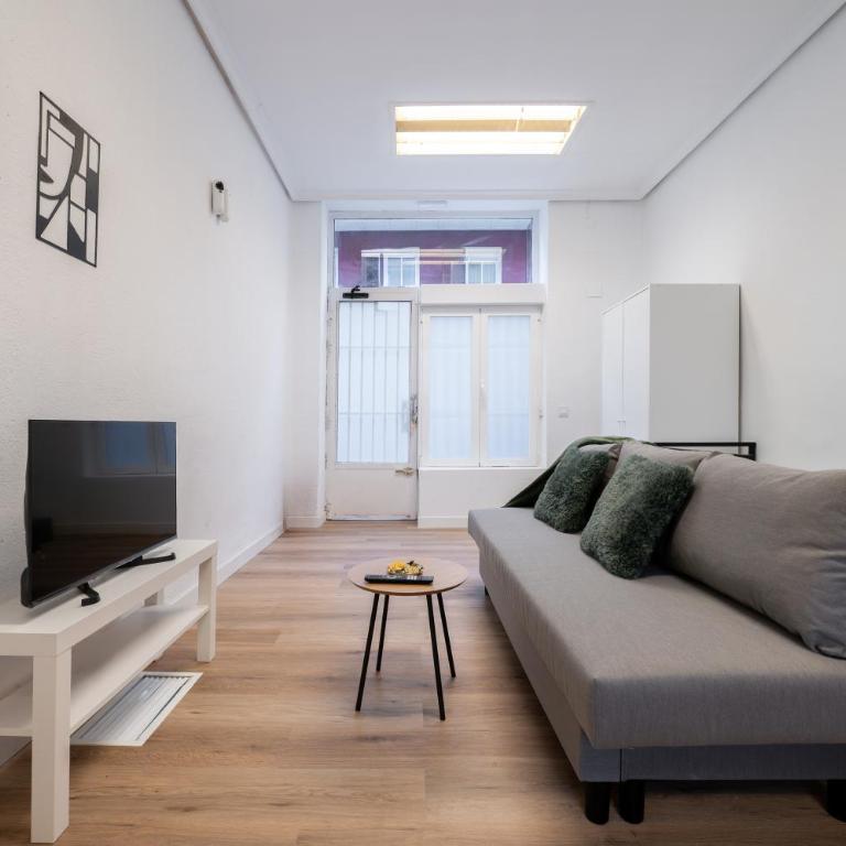 City Comfort - Two-Bedroom Apartment - 2