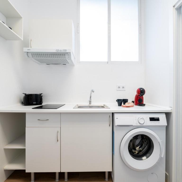 City Comfort - Two-Bedroom Apartment - 11